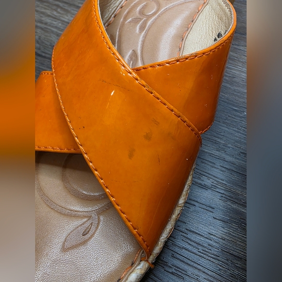 Born Orange Patent Leather Wedge Sandals Size 8 - Picture 4 of 10